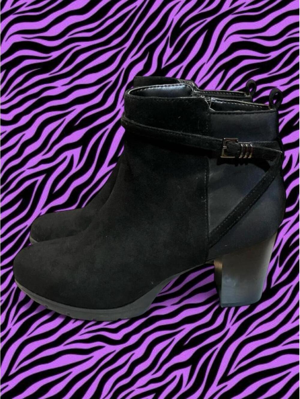 NWOB Anne Klein black suede ankle boots with a 3.5" heel #ankleboots #suede